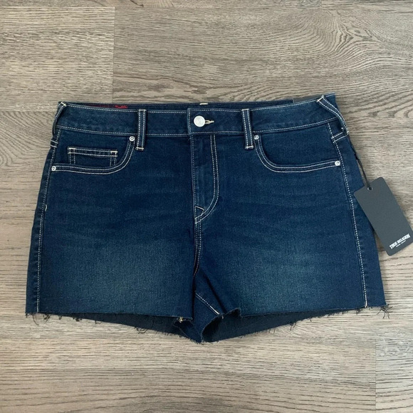 True Religion Jennie Mid Rise Raw Hem Shorts - Size 31 - Dark Scorched Wash NWT - Picture 4 of 15